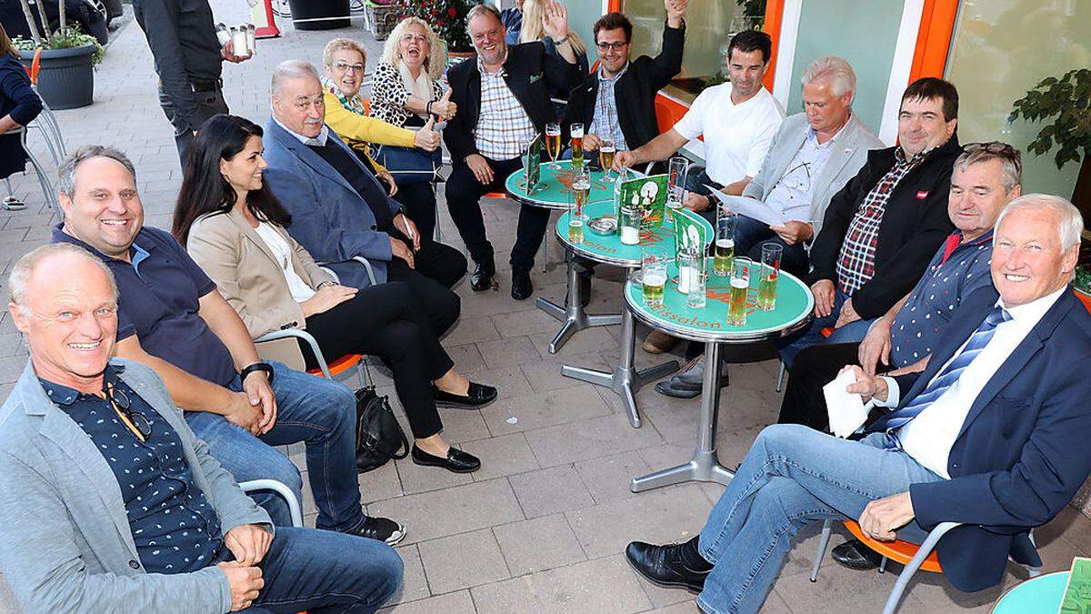 Vertreter der ÖVP-Stadtpartei feierten am Sonntagabend den Wahlsieg 