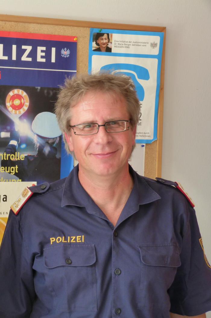 Bernhard Schwarz (r.), Kommandant der Polizeiinspektion Leibnitz