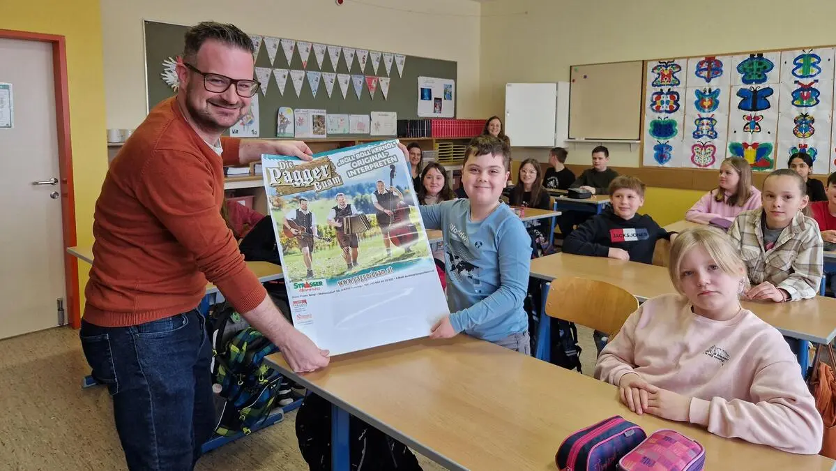 Franz Pagger brachte der 1a der MS Köflach auch Geschenke mit