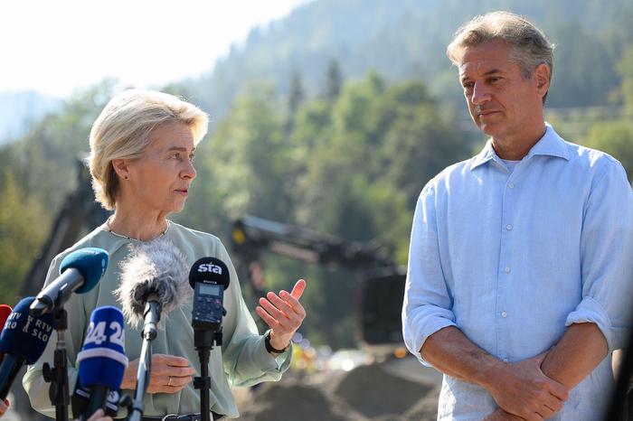 Ursula von der Leyen und der slowenische Premier Robert Golob: Bringt der Tausch in letzter Sekunde eine massive Verzögerung?