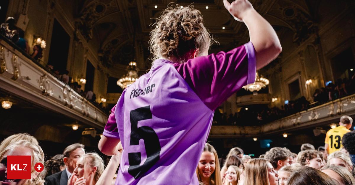 Maturaball-BG-BRG-Lichtenfels-WM-Finale-ging-in-der-Ballnacht-klar-an-die-Maturantinnen-und-Maturanten