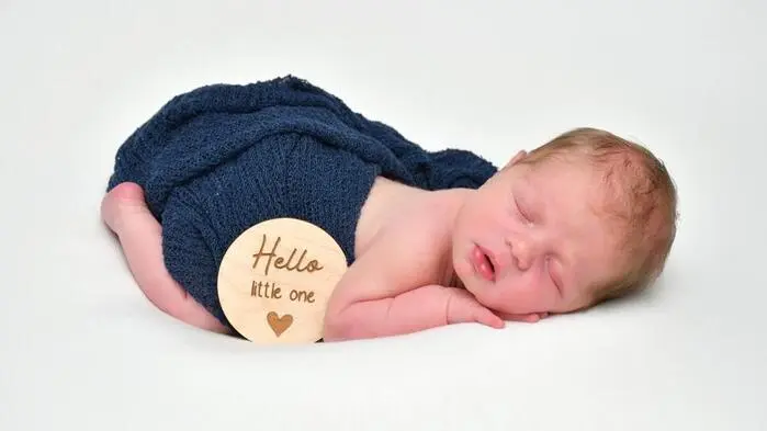 Ganz entspannt hat Matteo Mario seinen ersten Fototermin verschlafen. Geboren wurde der süße Bub am 2. Juli um 15.37 Uhr mit einer Größe von 49 Zentimetern und einem Gewicht von 3165 Gramm. Überglücklich sind Mama Silke Keuschnig und Mario Brus aus Klagenfurt.