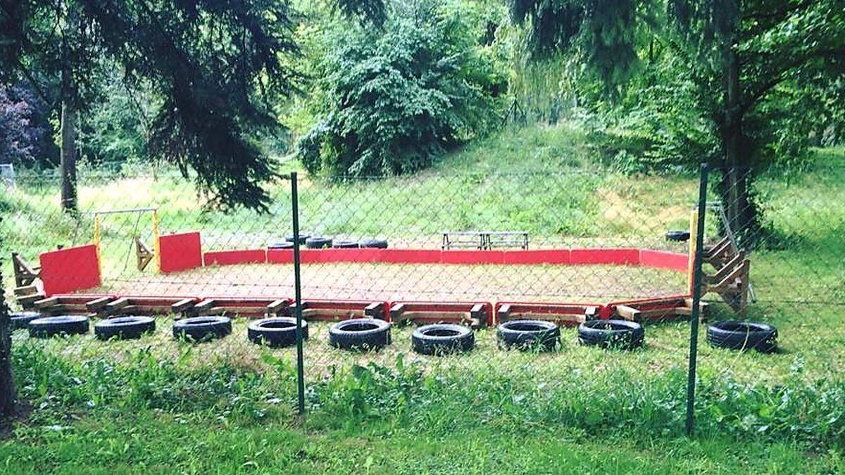 Das Kinderhaus im Straßengler Park baute sich ein eigenes „Stadion“