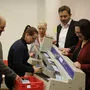 Die SPD-Spitze beim Briefeöffnen