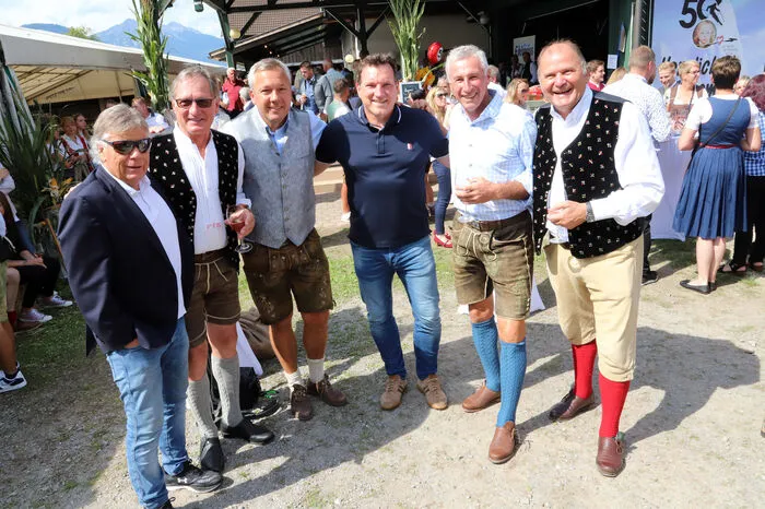 Illustre Runde: Peter Schroecksnadel, Franz Klammer, Frirtz Strobl, Andi Herzog, Leonhard Stock, Riedergarten Herbert Waldner