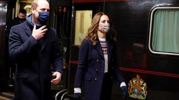 Prinz William hat zu Beginn einer dreitägigen Zugreise durch Großbritannien seine Hoffnung auf eine baldige Rückkehr zur Normalität nach der Corona-Krise geäußert.