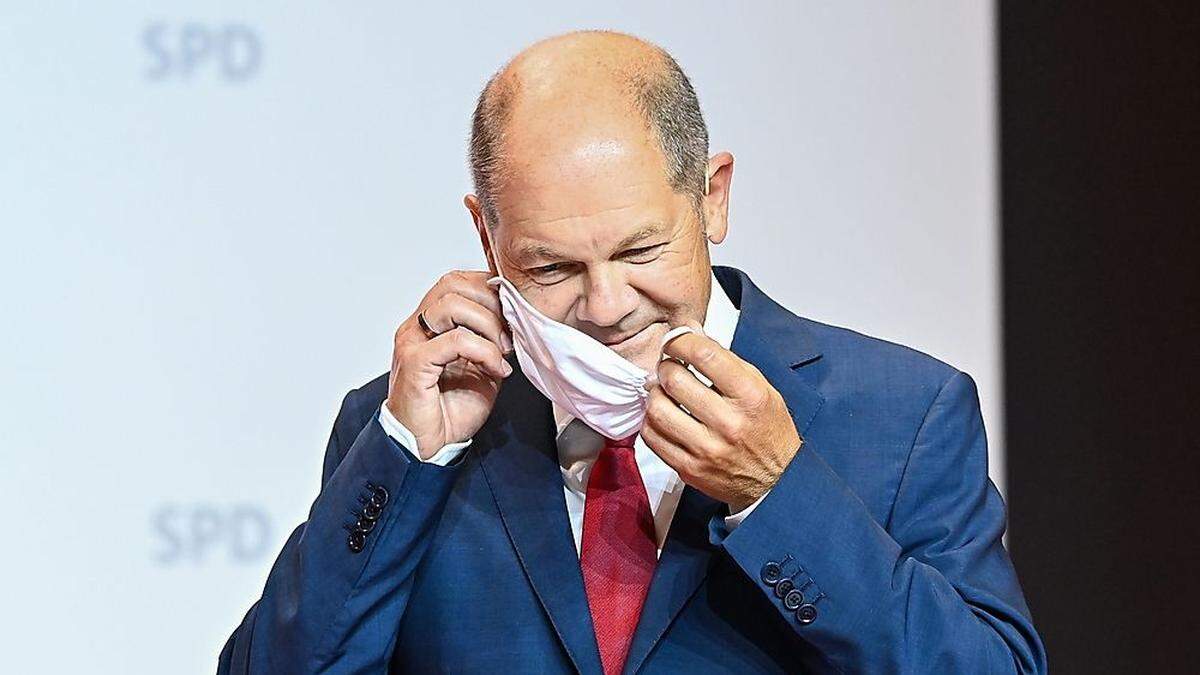 Demaskiert sich selbst: Scholz tritt an