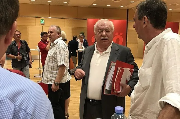 Wiens Bürgermeister Michael Häupl ist schon im Wahkampfmodus. Die Diskussion über den inneren Zustand der SPÖ quittierte er mit Gelassenheit: "Hauptsache, man redet über die SPÖ, und nicht über Sebastian Kurz."
