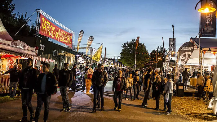 Eine Tour durch das Harley Village