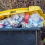 Nicht alles, was in der gelben Tonne landet, gehört auch dorthin.