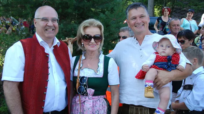 Elisabeth Gürtler und Erwin Klissenbauer von der Spanischen Hofreitschule freuten sich, dass auch heuer viele Gäste dem Almabtrieb der Lipizzaner beiwohnten.