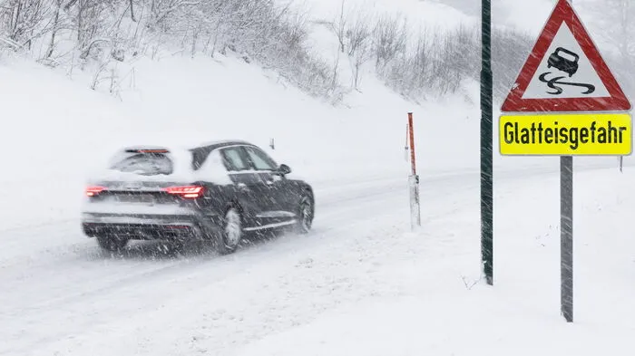 In der Obersteiermark sorgten auch am Samstag noch starke Schneefälle für Behinderungen im Straßenverkehr.