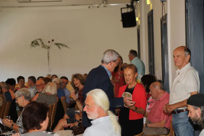 Am Freitag versammelten sich rund 80 Literaturbegeisterte im Forum Kloster in Gleisdorf. Zum ersten Mal fand das Lesefest nicht in Plautz' Zuhause statt. "Wir haben heuer 170 Anmeldungen angehabt, das wäre sich bei mir zu Hause nicht ausgegangen", so Plautz.