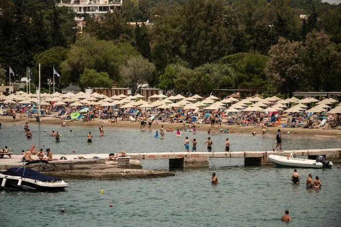Die Strandbars dürfen nur verpacktes Essen verkaufen und keinen Alkohol ausschenken. 