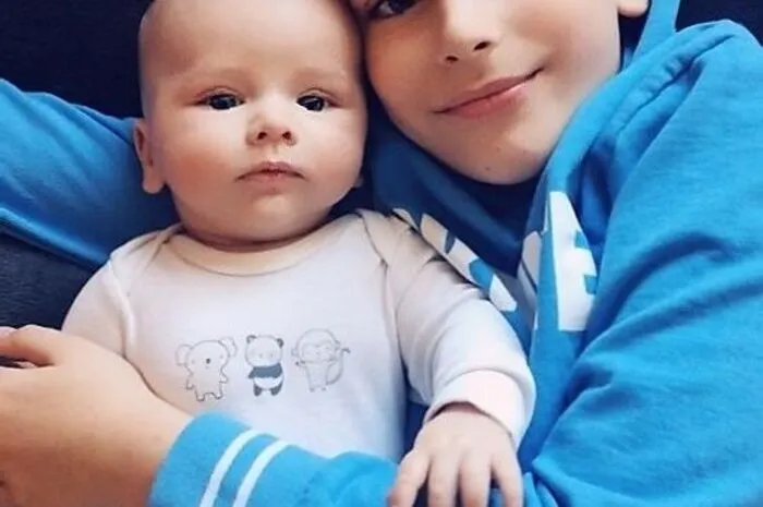 Joel (3000 g, 51 cm) wurde am 25. November um 0.16 Uhr geboren. Überglücklich sind Viktoria Rauter und Markus Bleiweiss sowie Bruder Sean-Luca aus Klagenfurt.