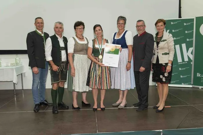 Christina Thir (m.) aus Breitenfeld siegte mit ihrem Kornspitz
