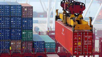 Deutschland exportierte 2015 Waren im Wert von 1,2 Billionen Euro