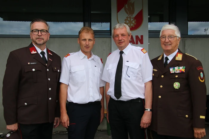 Bgm. Helmut Linhart, LBD-Stv. Christian Leitgeb, LBD Reinhard Leichtfried, Gustav Scherz (FF Köflach), er war von 2002 bis 2012 Landesbranddirektorstellvertreter.