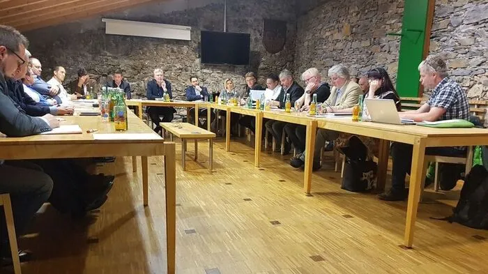 Diskutiert wurde im Gemeinderat unter anderem über die Vorgänge rund um die Stadtwerke