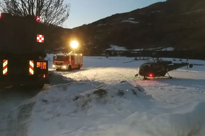Die Hubschrauber wurden im Tal per Tankwagen betankt.