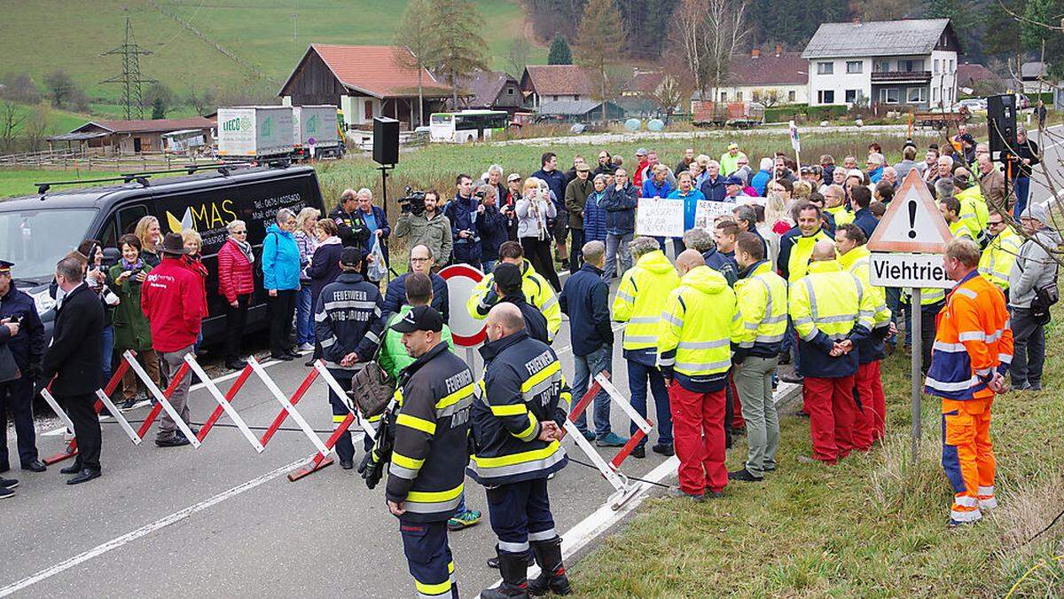 Der Widerstand gegen die Deponie geht weiter – im Bild die Demonstration im November 2018