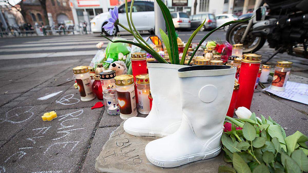 Die Unfallstelle auf der Landstraßer Hauptstraße in Wien, wo Donnerstag ein Neunjähriger von einem Lkw getötet worden war.