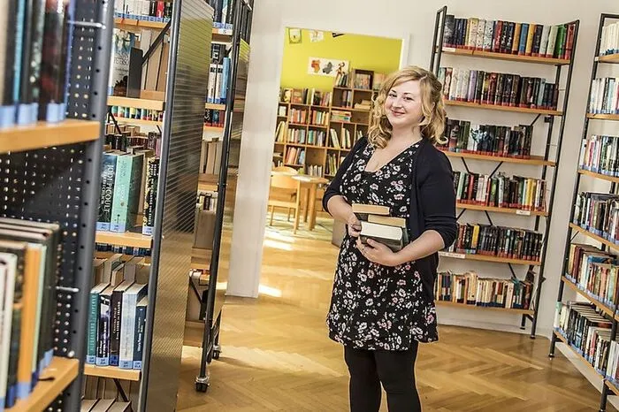 Ferlach. Die Stadtbücherei Ferlach ist die älteste Stadtbücherei Kärntens. „Heuer feiern wir unser 135-Jahr-Jubiläum“, sagt Leiterin und Kinderbuchautorin Anna Gentilini, die darauf Wert legt, „alt“ nicht mit „verstaubt“ in Verbindung zu bringen. „Mit 10.000 Büchern und anderen Medien sind wir ein moderner Bestandteil der Büchereilandschaft Kärntens.“