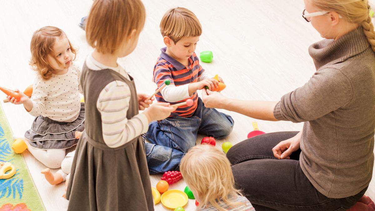 Abstand halten im Kinder– garten: „Wie soll das mit Kleinkindern funktionieren?“, fragen sich Elementarpädagogen 