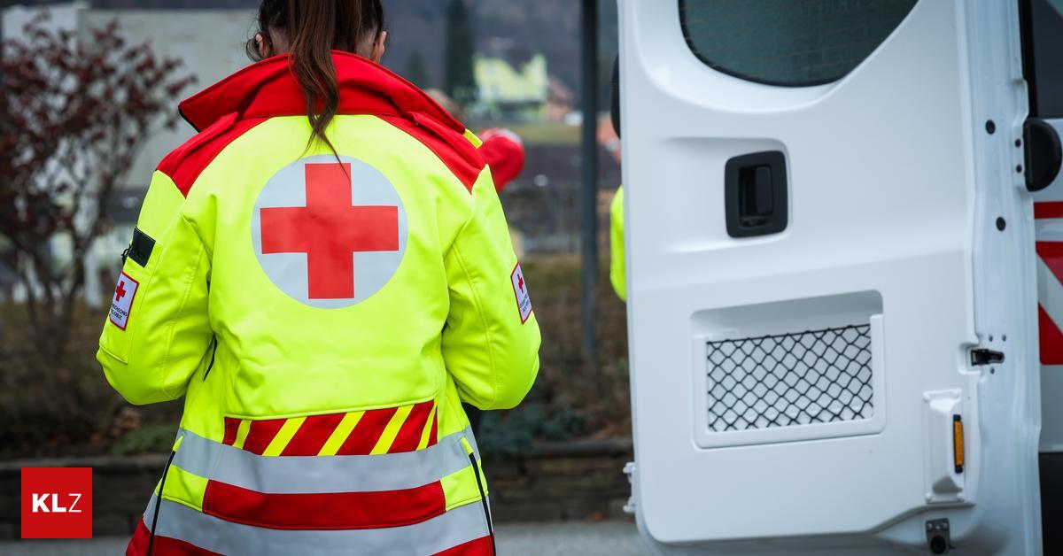 In-Kitzeck-im-Sausal-Auto-rollte-teilweise-ber-Besitzer-und-krachte-in-anderen-Pkw
