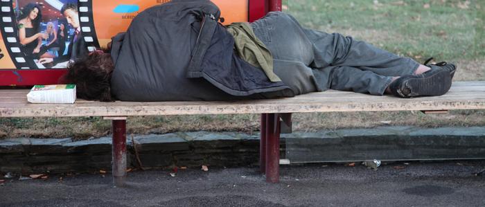 Der psychische Erkrankung des obdachlosen Mannes (hier ein Sujetbild) waren Thema bei der Gerichtsverhandlung
