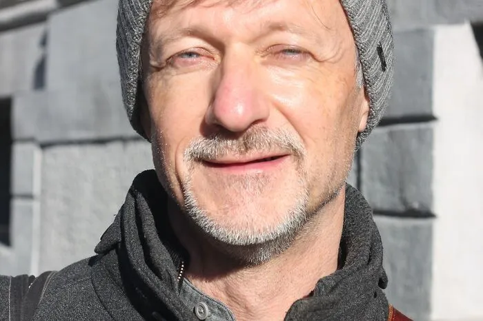 "Man muss durchhalten, das ist das Wichtigste. Ich bin nicht entmutigt. Am Theater arbeiten wir derzeit mit Online-Formaten, das funktioniert gut. Der Lockdown ist nötig und da müssen wir alle gemeinsam durch."