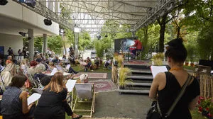 Der Literatursalon im Garten
