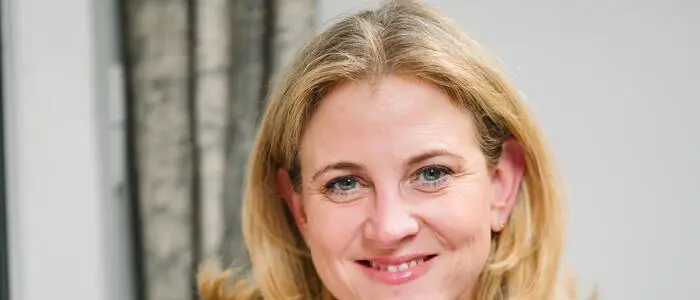 Beate Meinl-Reisinger erstmals im sehr privaten Gespräch über sie als Mutter, über Vereinbarkeit und ihren Appell, dennoch Kinder zu bekommen.