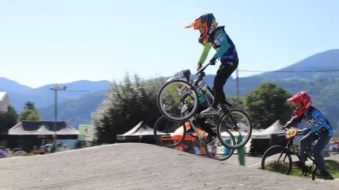 Vergangenes Wochenende wurden beim Sportunion Rad- und BMX-Club Baierdorf der 9. und 10. Lauf des Dr. AUER Alpe Adria Cups ausgetragen. Dabei handelt es sich um ein Open Class Rennen. 