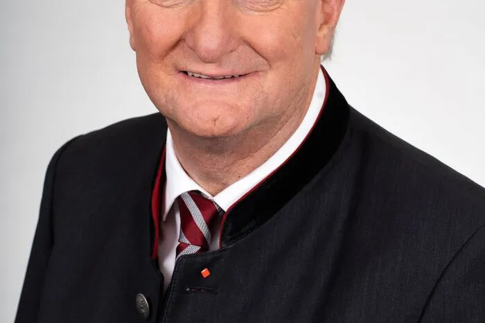 Günther Novak (SPÖ): "Als Bürgermeister einer Nationalpark-Gemeinde weiß ich, wie wichtig ein achtsamer Umgangmit der Natur ist. Umso erschreckender ist, wie wenigdie türkis-blaue Regierung für den Klima- undUmweltschutzgetan hat."