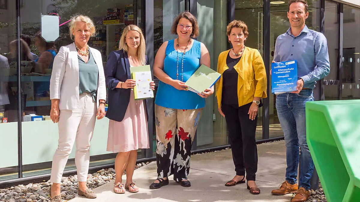 Von links: Andrea Gössinger-Wieser, Tanja Zink, Anja Benesch, Landesrätin Ursula Lackner, Friedrich Hofer 