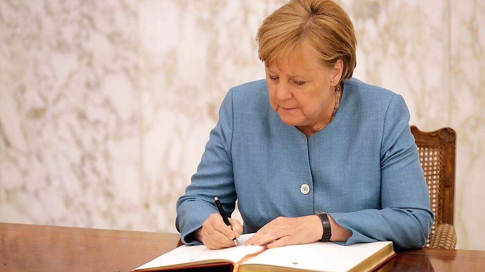 Die von Kanzlerin Angela Merkel geplanten bilateralen Abschiebeabkommen wären das Aus für die Reisefreiheit, sagen Kritiker