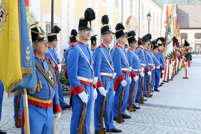 Und seit genau 60 Jahren gibt es das Bürgerkorps Straßburg. 