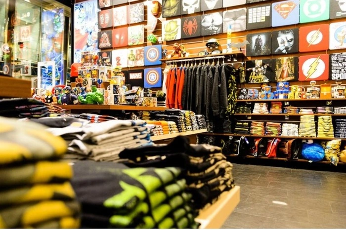 Im Sortiment: Harry Potter, Spider-Man und Co. - als Figuren, Leiberl, Gaming-Artikel, Wohnaccessoires und mehr.