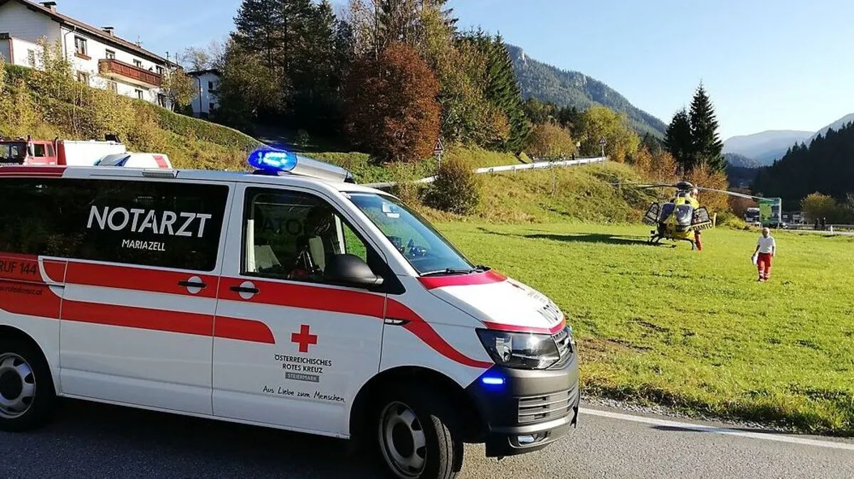 Rettungs- und Hubschraubereinsatz nach Auffahrunfall