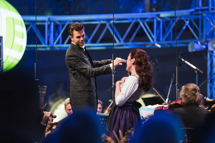 Der Programm schlug einen weiten Bogen zwischen Klassik, Operette, Musical, Pop, World Music und Volksmusik ...