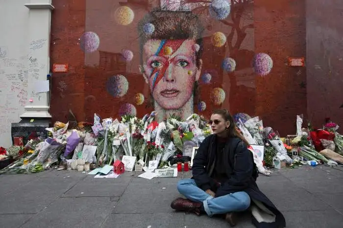 "Ich habe von Bowie mehr gelernt als von irgendeinem anderen Künstler - er ist unsterblich!"