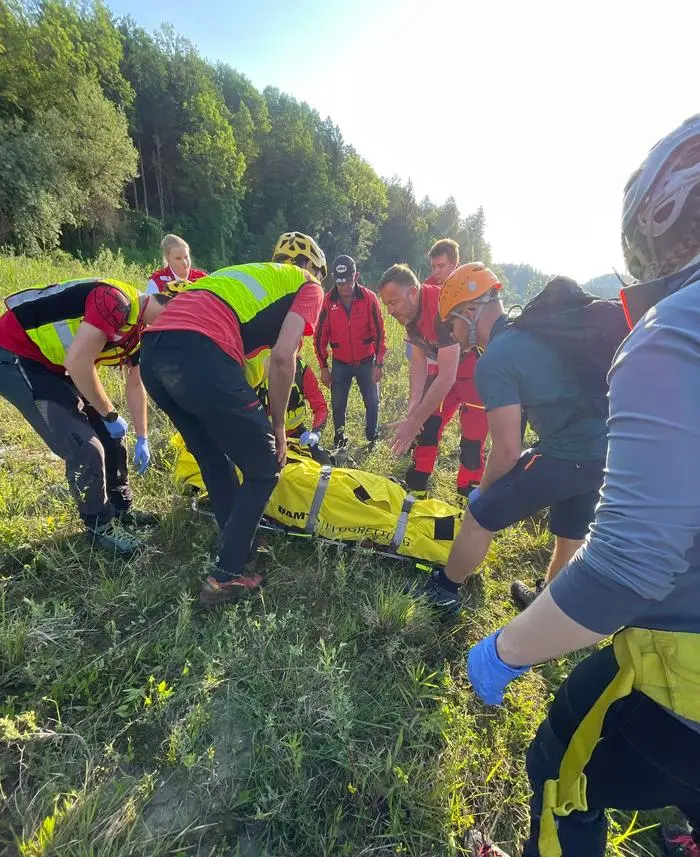 Bergrettung wegen eines Hüftgelenks im Einsatz 