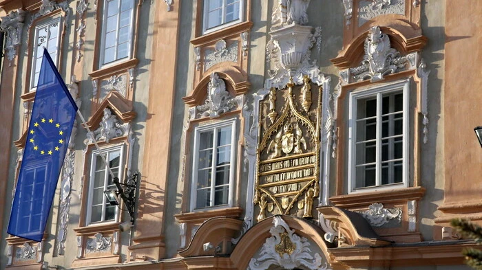 Um es gleich vorweg zu nehmen: Groß war der Andrang am Freitagnachmittag im Rathaushof der Herzogstadt. 