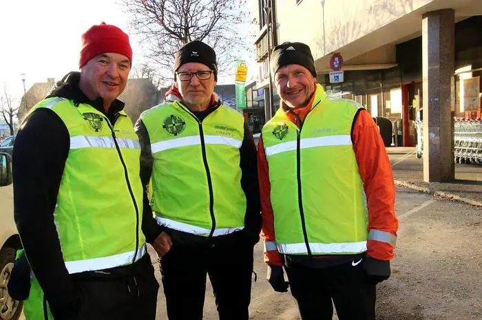 Auch Bärnbachs Bürgermeister Jochen Bocksruker und Stadtrat Andreas Albrecher schlossen sich mit weiteren Personen den Läufern an.