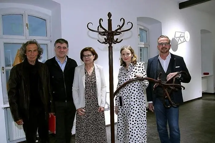 Bei der Vernissage am Dienstag begrüßte Bürgermeister Helmut Linhart die zahlreichen Gäste, der Kunsthistoriker und Kulturtheoretiker Erwin Fiala sprach über den Künstler und sein Werk.