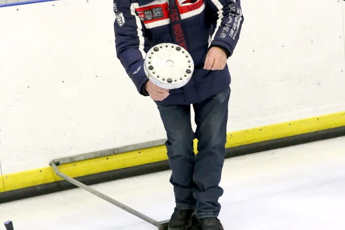 Übrigens: Sie machten am Samstag auch als Eisstockschützen eine gute Figur: Bürgermeister Josef Klausner ...