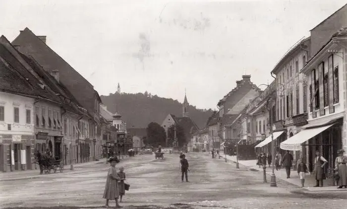  Der Hauptplatz von Leibnitz im Jahr 1913 noch ohne neues Rathaus