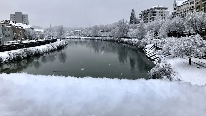 Winterlicher Blick von der Draubrücke Richtung Westen