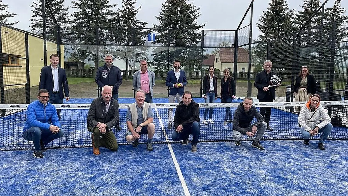 Feierliche Eröffnung am 19. Mai: Die Familie Wilhelmer mit Ehrengästen